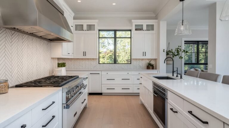 White Kitchen Backsplash Ideas