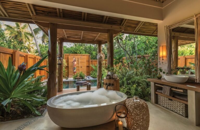 Pool Bathroom Ideas